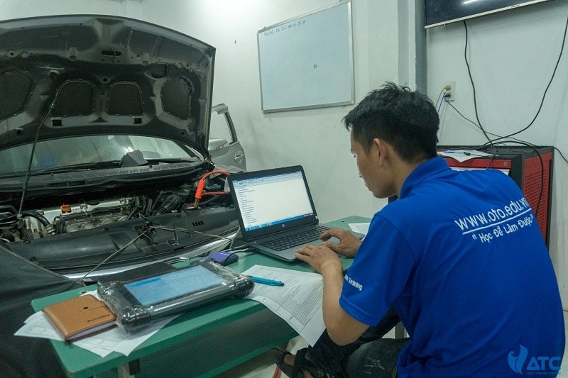 Chẩn đoán ô tô – Kỹ năng cần phải có của thợ sửa ô tô