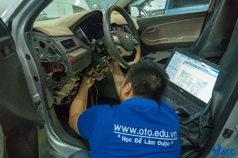 Học chẩn đoán xe hơi dễ dàng hơn tại VATC