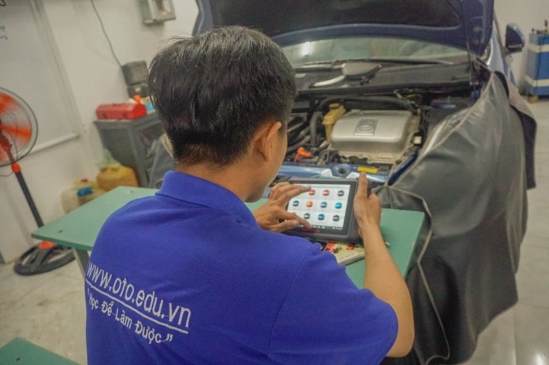 Khóa học nghề sửa chữa điện ô tô toàn diện tại TPHCM