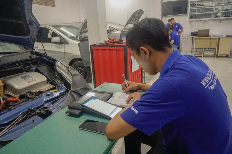 Cơ sở vật chất học nghề sửa chữa ô tô tại VATC