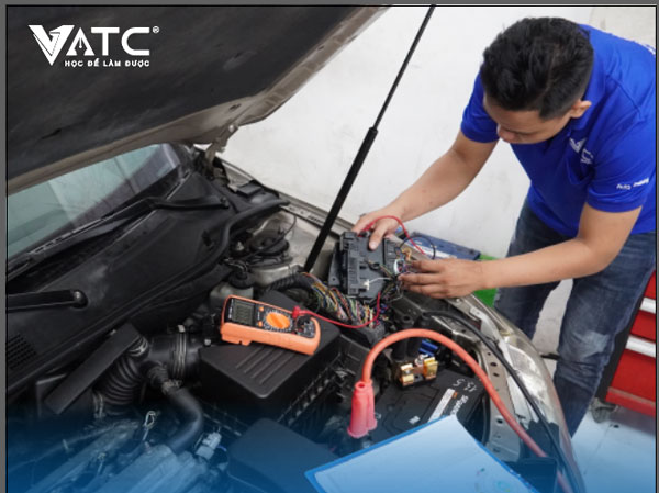 Khóa học sửa chữa ô tô toàn diện tại VATC