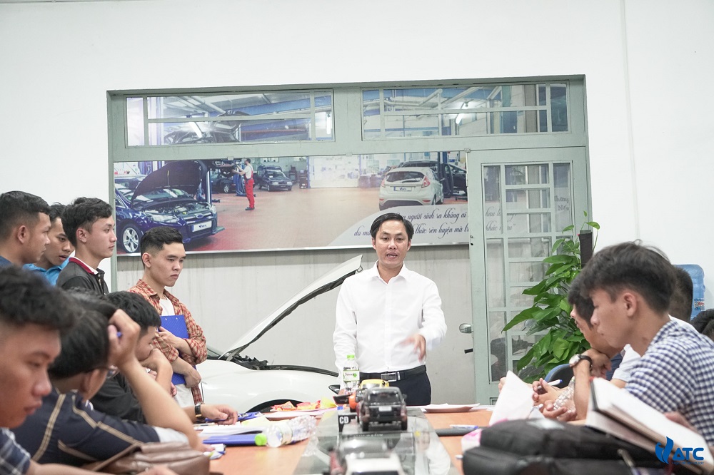 Cố vấn dịch vụ ô tô - khao khát của rất nhiều sinh viên ô tô ngày nay