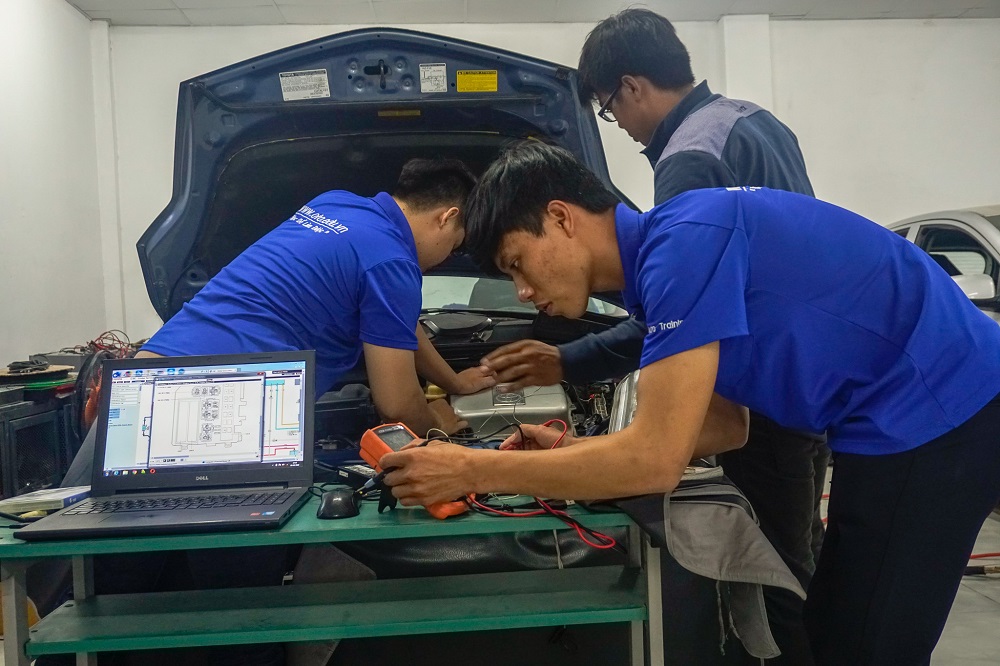 Học điện ô tô chuyên nghiệp