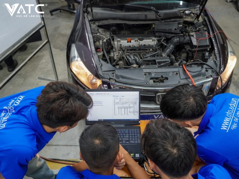 học nghề điện ô tô tphcm