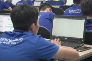 học viên học tra cứu phần mềm