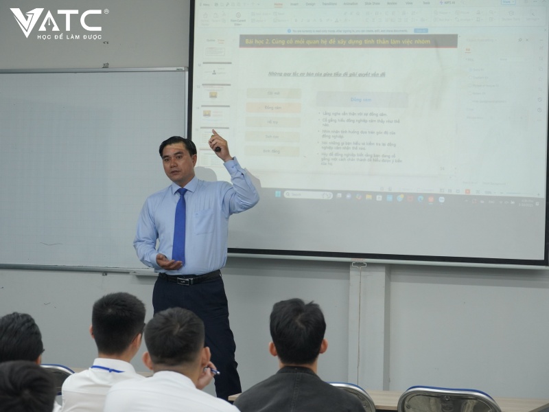khoá học cố vấn dịch vụ ô tô