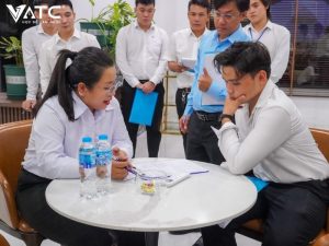 lớp học cố vấn dịch vụ ô tô