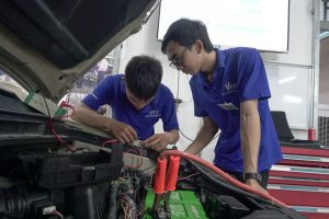Học nghề ô tô