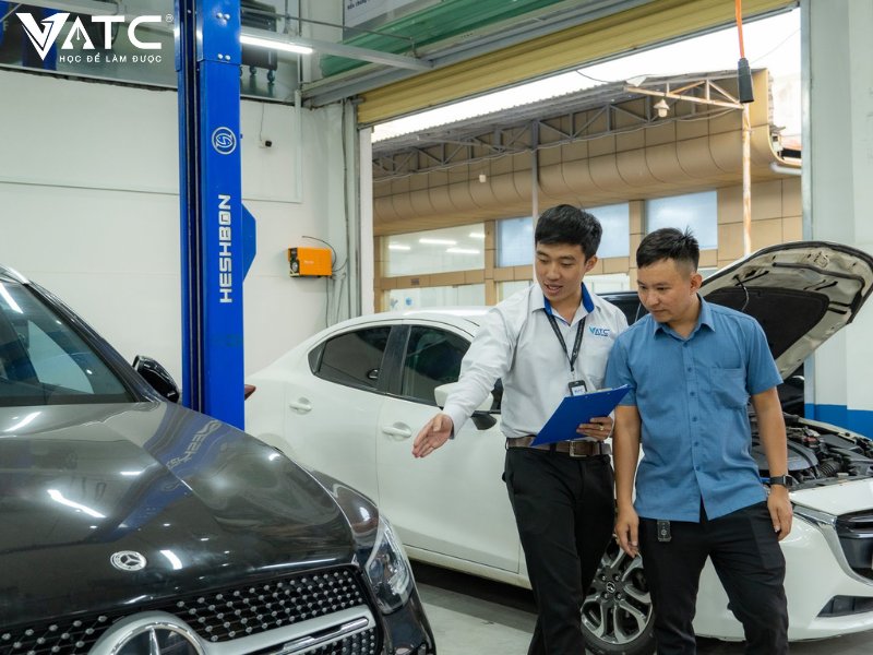 học kỹ năng bán xe ô tô