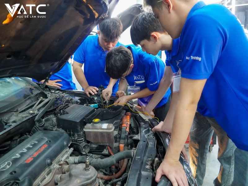học điện ô tô
