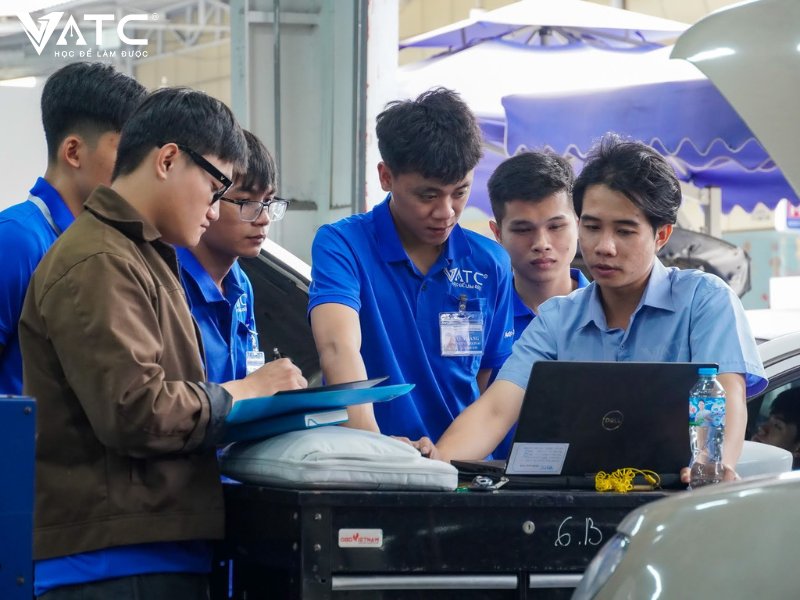 học nghề điện ô tô tphcm