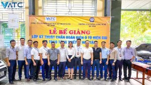 le be giang lop chan doan dien o to doi moi tai truong cao dang cong nghe ha tinh