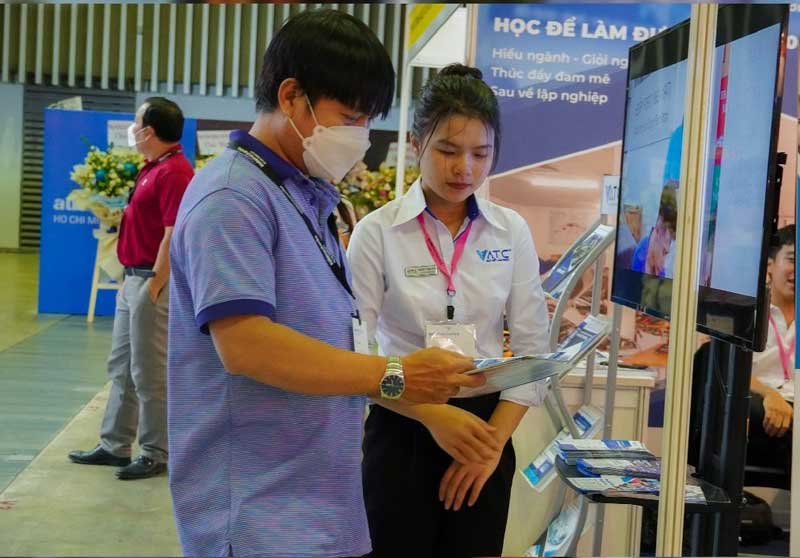 Tư vấn khách hàng