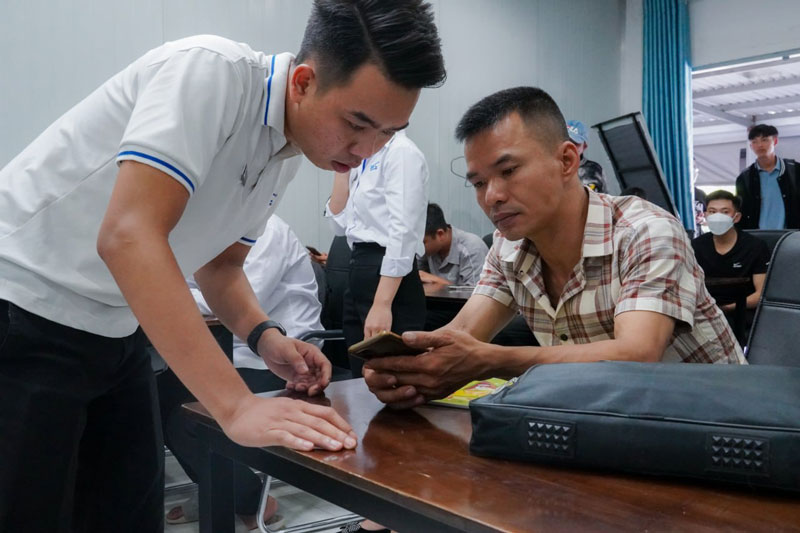 Anh Hắc Ngọc Tuấn Anh tư vấn khóa học ô tô