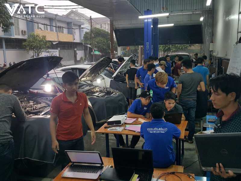 xưởng thực hành sơ khai của trung tâm vatc