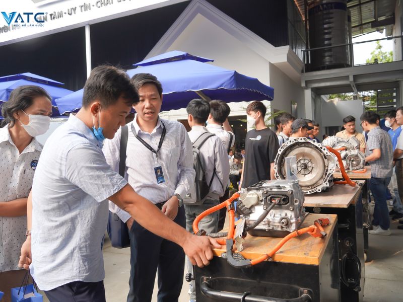 KHÓA HỌC KỸ THUẬT XE Ô TÔ ĐIỆN - XE HYBRID