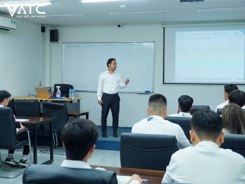 học cố vấn dịch vụ ô tô chuyên nghiệp