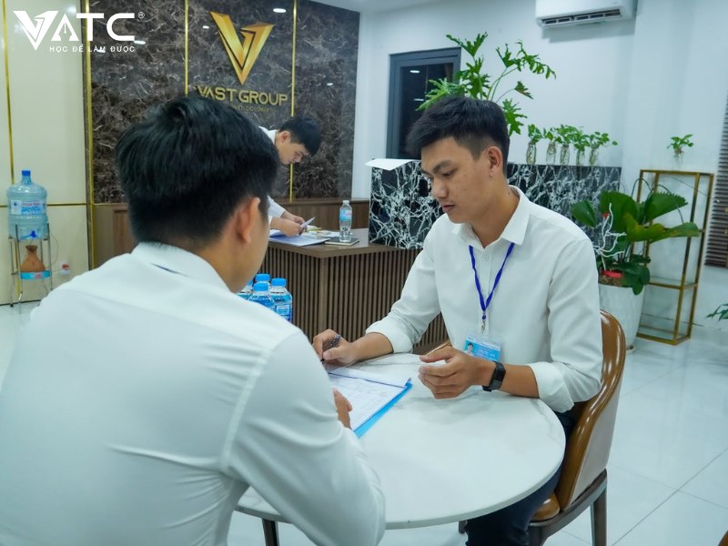 lớp học cố vấn dịch vụ ô tô