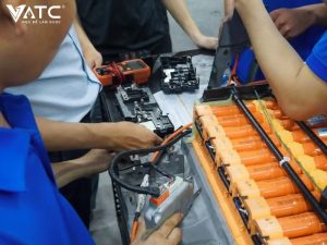 Học viên được thực hành trực tiếp