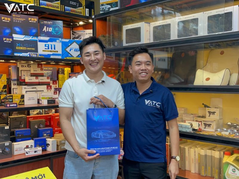 Không chỉ tham quan, đây còn là hành trình khám phá nghề nghiệp, nơi kiến thức thực tế được truyền lại từ những người đi trước