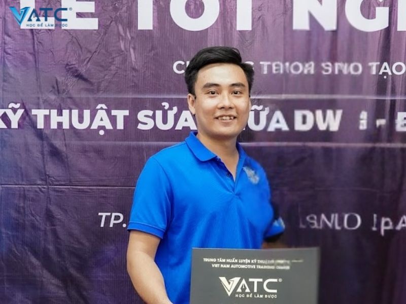 Anh Duy Trình - Lớp kỹ thuật sửa chữa điện - điện tử ô tô K52